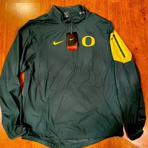 Oregon Nike 1/2 zip pull over.  Men’s small.